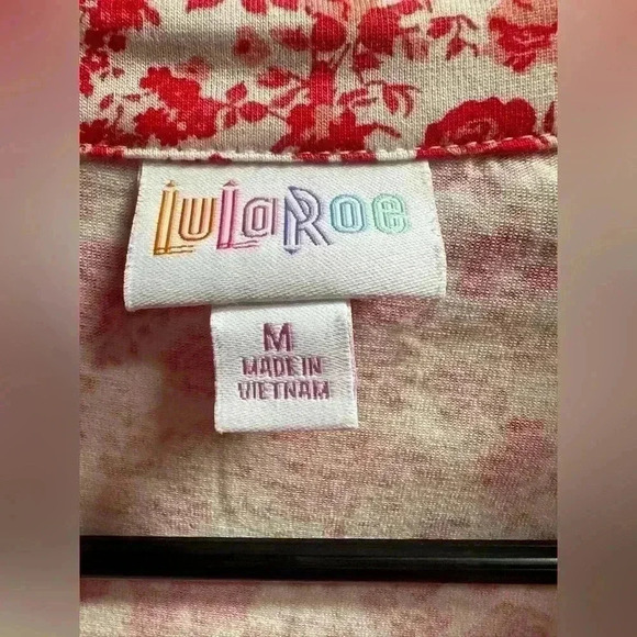 NWOT | Women’s Lularoe Valentina Button Up | M | Red Floral - Picture 2 of 9